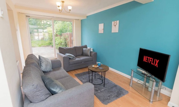 Olton Casa | 40% Off Monthly, Large House, Free Parking