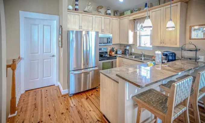 Gulf Lagoon Beach Cabaña | 3-bed / 3-bath cottage house in a quiet community. 3 minute walk to the beach