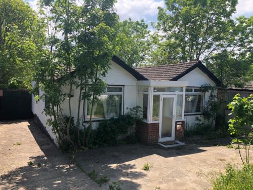 Cray Valley East Casa | 3 Bed Cottage Retreat - Private Garden & Parking