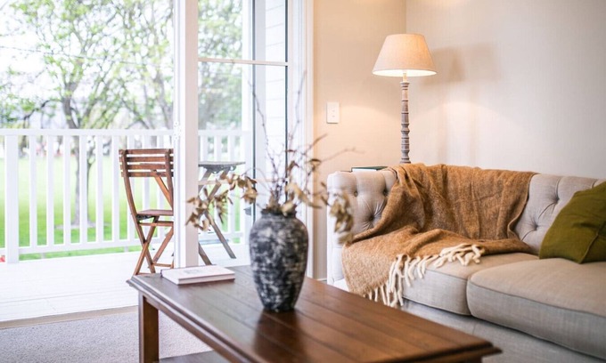 Christchurch Casa | 3 Bed Family Retreat Classic Charm With Park Views