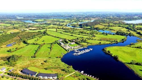 Belturbet Casa | 3 Bed-Hot Tub-River View-Pet Friendly