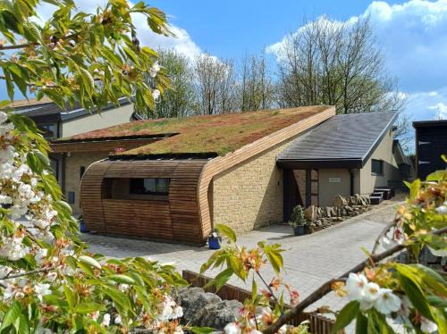 Hoylandswaine Casa | 3 Bed in Holmfirth 94342