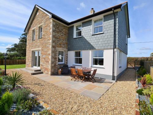 Langdon Casa | 3 Bed in Yeolmbridge 41848