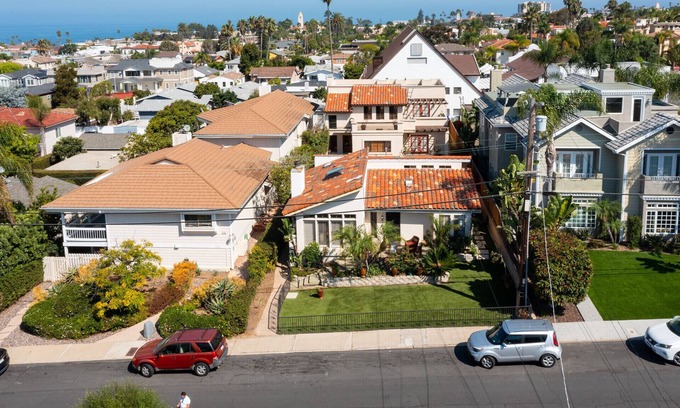 Beach Barber Tract Casa | 3 Bed La Jolla Beach House with Pool