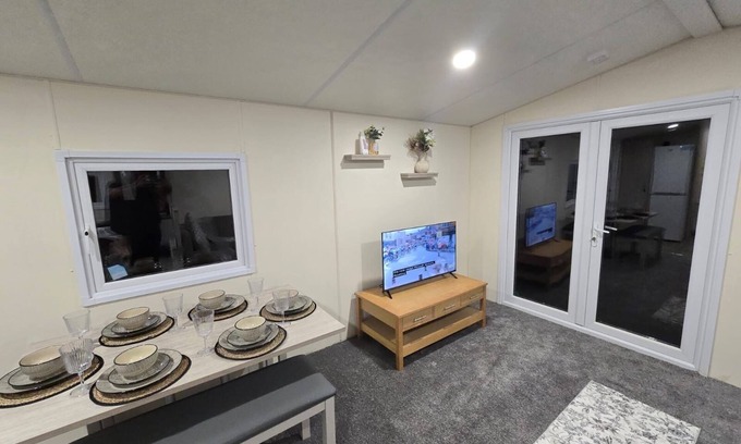 Great Houghton Casa | 3 bed mobile home - Holiday Park
