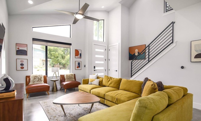 St. Johns Casa | 3 Bed Modern Design, Cowboy Pool, and Downtown!