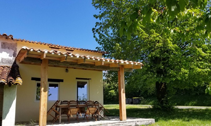 Boisne-la-Tude Cabaña | 3-bed rural retreat with private patio and shared use of large pool & play-barn