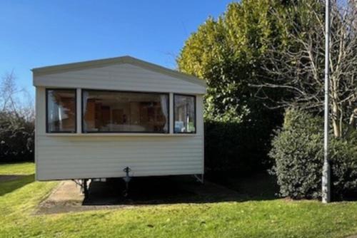 Caister-on-Sea Chalet De Esquí | 3-Bed Seaside Holiday Home & Parking