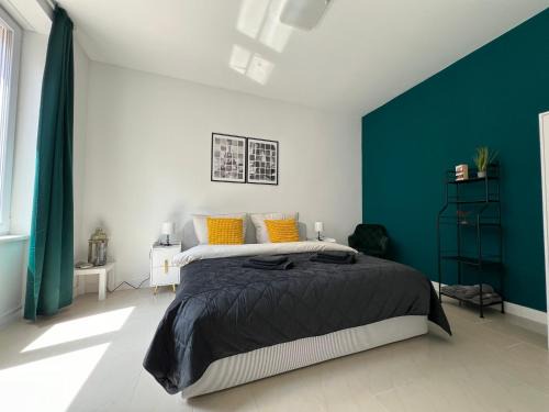 Hauptbahnhof Apartamento | 3 Bedroom, 160 qm, Balcony, Center