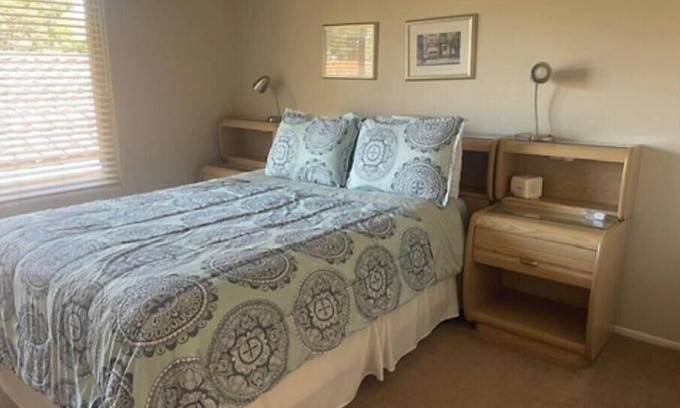 Callender Condominio | 3 Bedroom/2.5 Bath Blacklake Condo on Golf Course, pet friendly