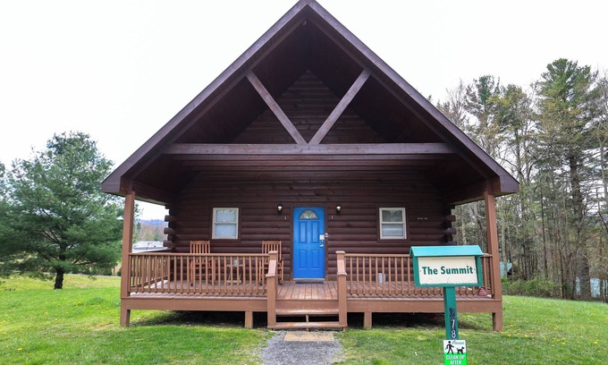 Blue Jay Cabina | 3 Bedroom 2 Bath Cabins (Beaver, WV)