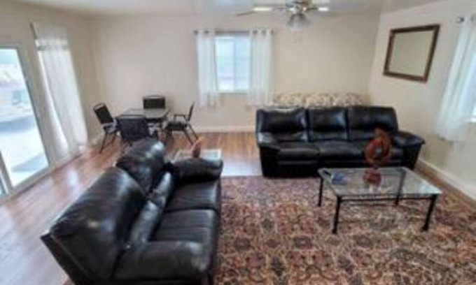 Santa Maria Casa | 3 bedroom/2 bath home in a residential area located in Orcutt
