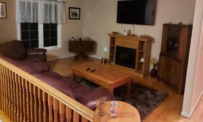 Leeds and the Thousand Islands Casa | 3 bedroom 2 bath house near ganaoque on the st lawrence river
