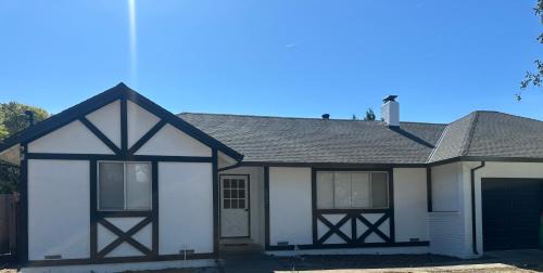 Larkfield-Wikiup Casa | 3 bedroom, 2 bath house in Santa Rosa