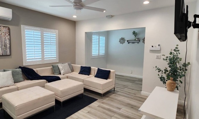 Central San Pedro Casa | 3 BEDROOM, 2 BATHROOM GATED HOME WITH 3 PARKING SPOTS