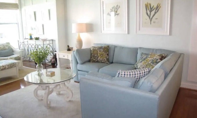 Lewes Condominio | 3 Bedroom, 2 Bathroom Lewes Condo with Pool: Walking distance to Nassau Vineyard