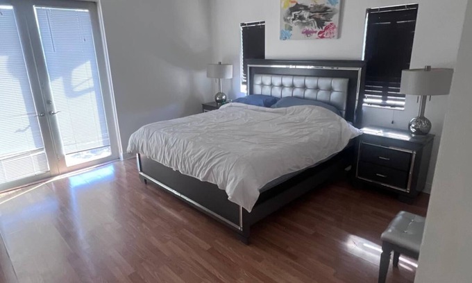 The Roads Casa | 3 Bedroom 3.5 Bathroom Miami Brickell Breeze Oasis