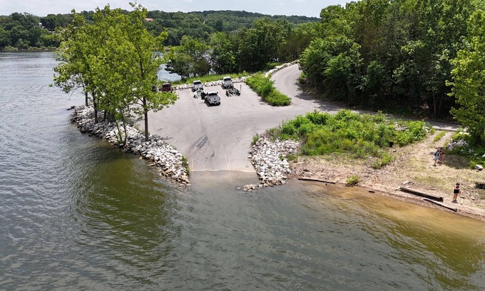 Arrow Point Casa | 3-bedroom 3 bath House at Sweetwater Beach. Kings River Arm of Table Rock Lake
