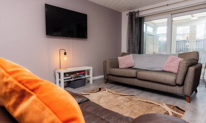 Washington Casa | 3 Bedroom 5 beds Sleeps 6 Ideal For Contractors