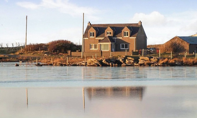 Isle of North Uist Cabaña | 3 bedroom accommodation in Ahmor, Isle of North Uist