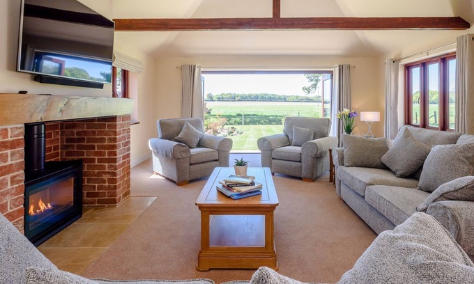 Sculthorpe Cabaña | 3 bedroom accommodation in Sculthorpe, Fakenham