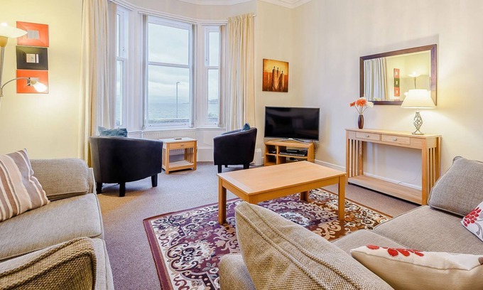 Rothesay Cabaña | 3 bedroom accommodation in Port Bannatyne, near Rothesay