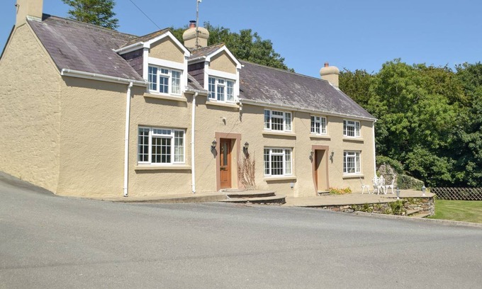 Haverfordwest Cabaña | 3 bedroom accommodation in Camrose