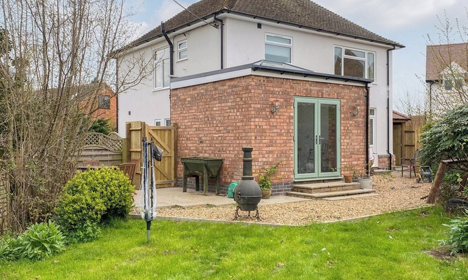 Willoughby Cabaña | A fabulous self catering property in the lovely Warwickshire village of Willoughby.