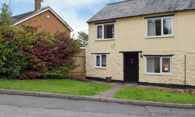 Flecknoe Cabaña | 3 bedroom accommodation in Welton