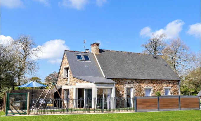 Vasteville Casa | 3 Bedroom Amazing Home In La Hague