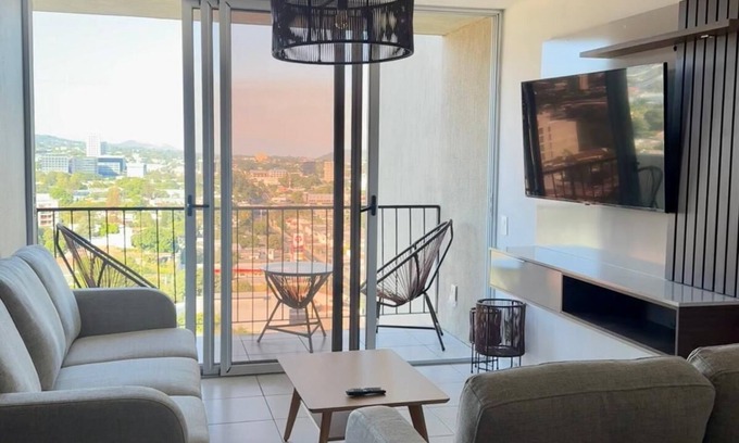 San Salvador Apartamento | 3-bedroom apartment in San Salvador Volcano View- Floor 16 with WiFi, AC