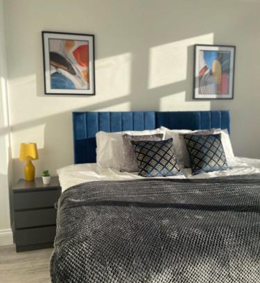 Flitwick Apartamento | 3 Bedroom Apartment - Flitwick - Contractor Friendly - Tourist Ready - Full Kitchen - WiFi - Smart TV - Sofa Bed - FREE Parking - Ideal for Short or Long Stays