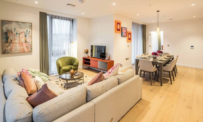 St. Pancras and Somers Town Apartamento | 3-bedroom apartment in delightful London with WiFi, fitness room, AC