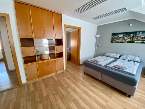 Rajhrad Apartamento | 3-Bedroom apartment in Rajhrad, with kitchen, 2 bathrooms, parking
