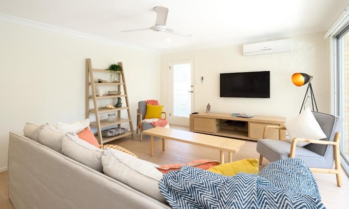 Main Beach Apartamento | 3 Bedroom Apartment Minutes from Main Beach