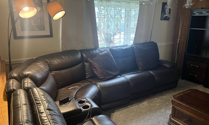 Wilmington Apartamento | 3 Bedroom Apartment next to the Commuter Rail