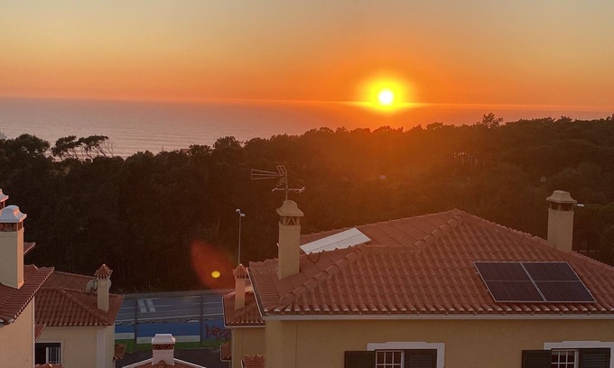 Mafra Apartamento | 3 bedroom apartment with sea view, swimming pool & BBQ, 4 balconies