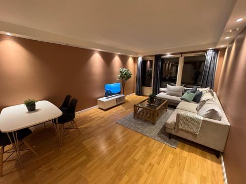 Gronland Apartamento | 3-bedroom apt for 7,Two baths, Oslo Central