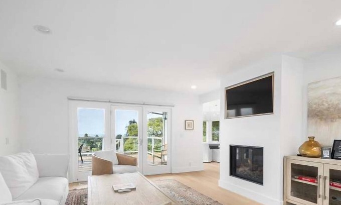 Aptos Casa | 3 bedroom Aptos Home With Ocean View!