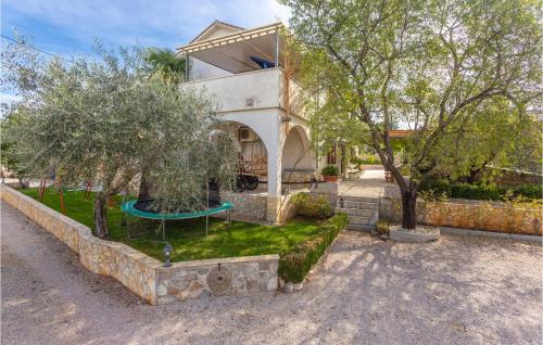 Milcetici Apartamento | 3 Bedroom Awesome Apartment In Malinska