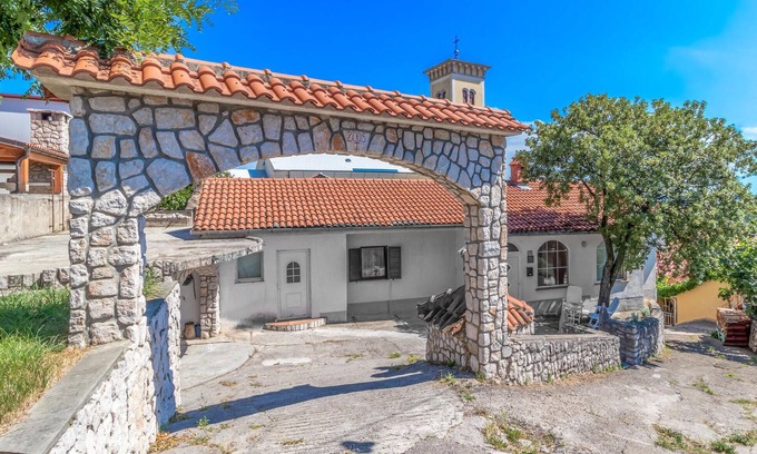 Praputnjak Casa | Impresionante casa de 3 dormitorios en.