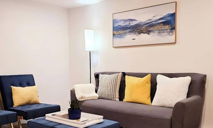 Whyte ave Casa | 3 Bedroom Basement Suite Walking Distance to UofA Hospital. Family Friendly!