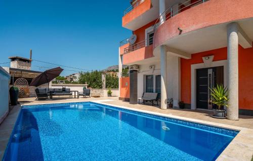 Solin Apartamento | 3 Bedroom Beautiful Apartment In Solin