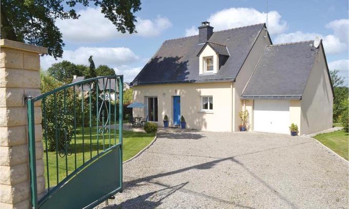 Guehenno Casa | 3 Bedroom Beautiful Home In Guehenno