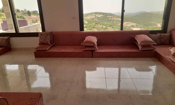 Ajloun Governorate Casa | 3-bedroom building in delightful عجلون with AC