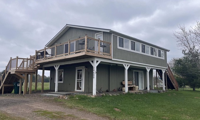 Siren Cabina | 3 Bedroom Charming Lakehouse