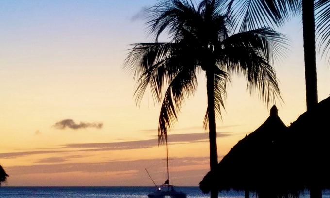 Washington Condominio | 3-bedroom condo close to Eagle and Palm Beach + pool and free wi-fi