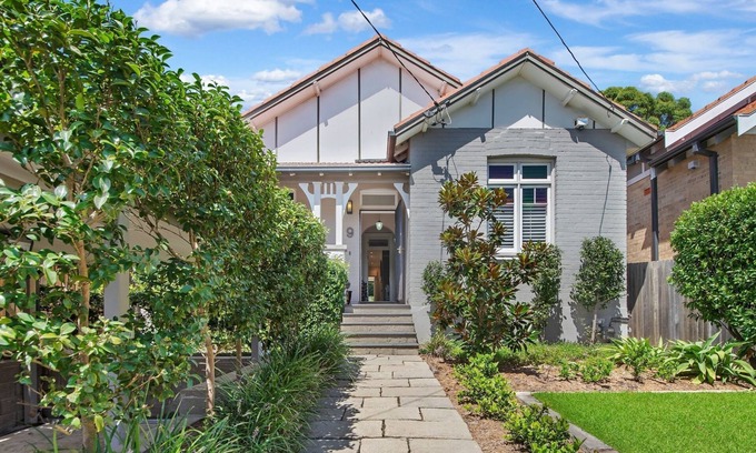 Cremorne Casa | 3 Bedroom Cottage in the heart of Cremorne!