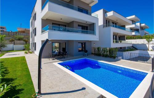 Zidarici Apartamento | 3 Bedroom Cozy Apartment In Malinska