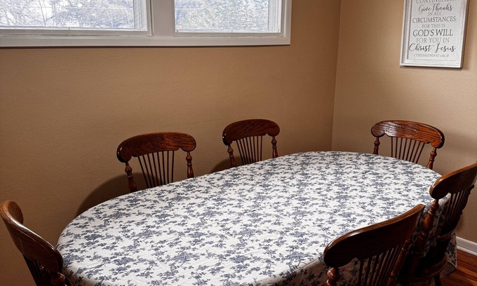 Meadowbrook Casa | 3-bedroom cozy house with easy access to Fort Worth, TX.